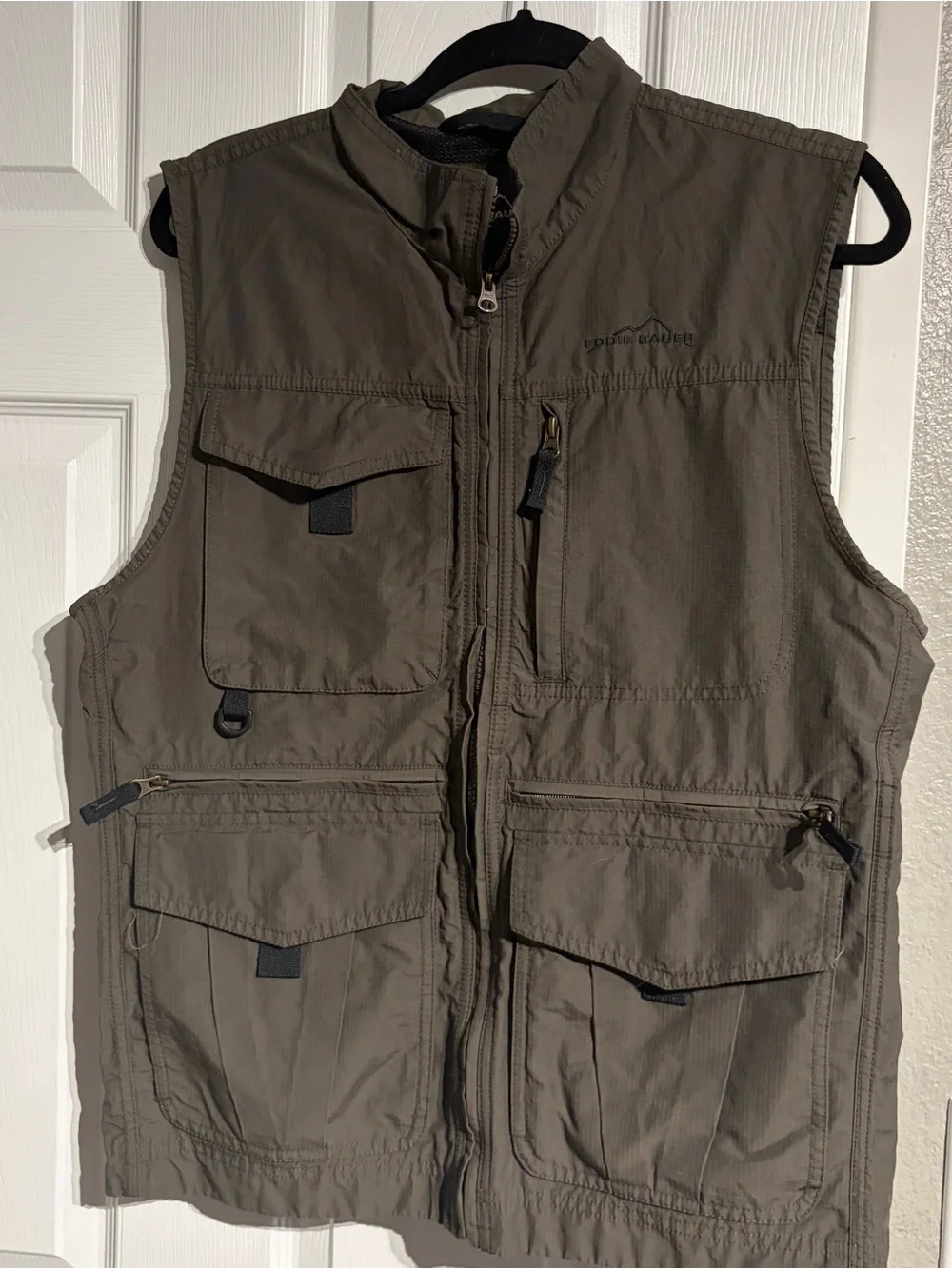 Eddie Bauer Full Zip Cargo Vest Men’s Size Small